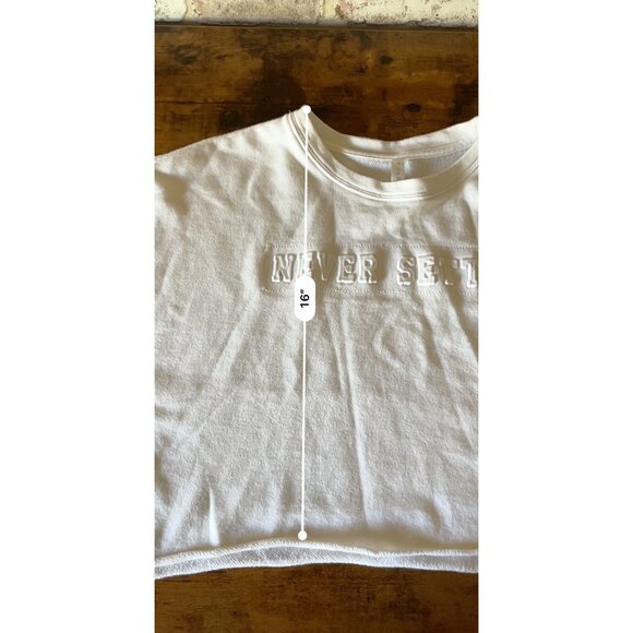 Fabletics Womens White Cropped Sweatshirt "Never Settle" Embossed Text Size M - Picture 9 of 12